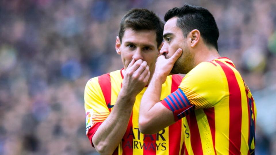Xavi Hernandez sebut Lionel Messi berada di level yang lebih tinggi daripada 3 Ronaldo. - INDOSPORT
